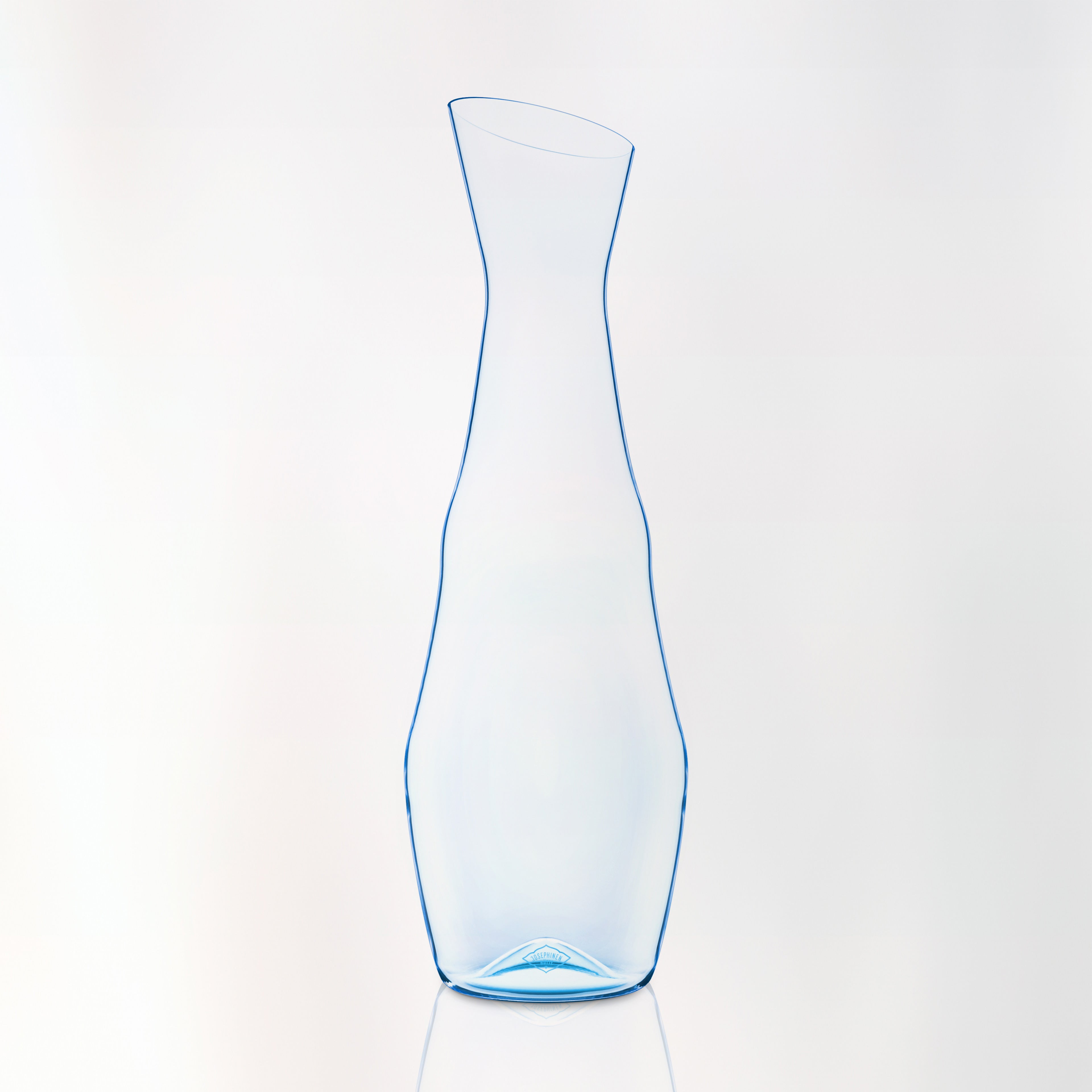 josephinenh-tte-josephine-n-9-alpine-light-limited-edition-mundgeblasene-karaffe image 1